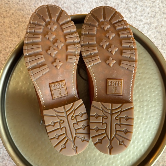 Frye – James Bal Lug Oxford Lace Up Cap Toes Shoes - Picture 5 of 15